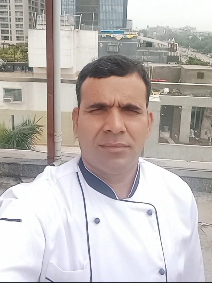 Chef Chain Singh making No Bake Mini Tiramisu recipe
