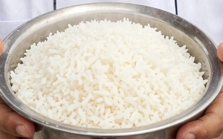 चावल चिपक जाते हैं? होटल वाले 1 चम्मच ये डालते हैं